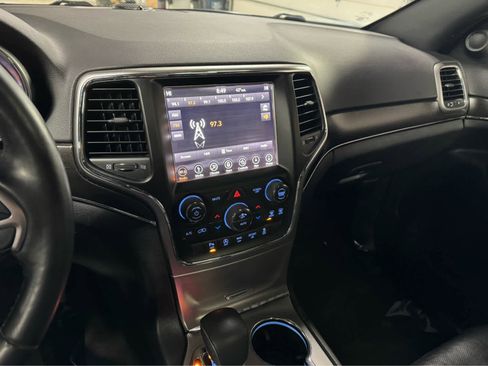 Used 2018 Jeep Grand Cherokee Limited w/ Luxury Group II image 19