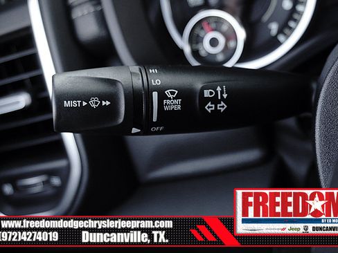 Used 2025 RAM 1500 Laramie AWD/4WD image 29