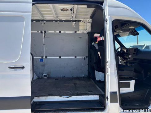 Used 2020 Mercedes-Benz Sprinter 2500 image 25