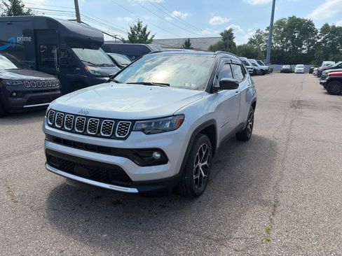 Certified 2024 Jeep Compass Limited AWD/4WD image 1