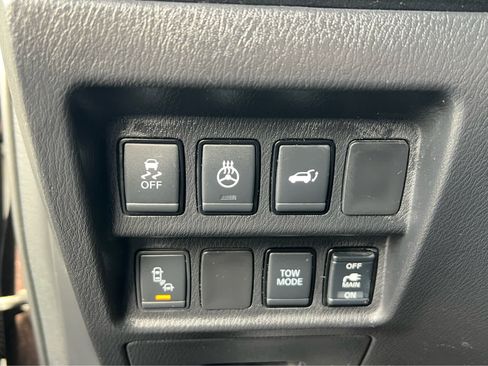 Used 2019 Nissan Pathfinder SL image 32