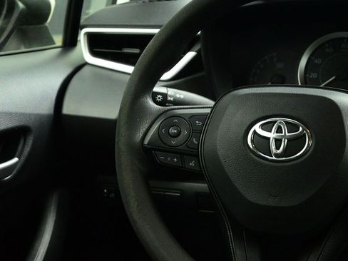 Used 2020 Toyota Corolla LE image 11