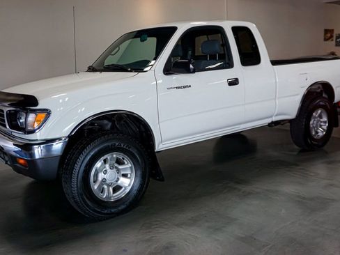 Used 1997 Toyota Tacoma 4x4 Xtracab V6 image 3