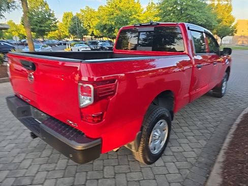 Used 2022 Nissan Titan S AWD/4WD image 8
