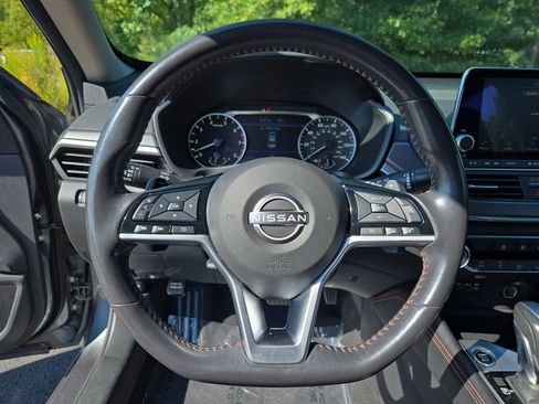 Used 2023 Nissan Altima 2.5 SR image 16