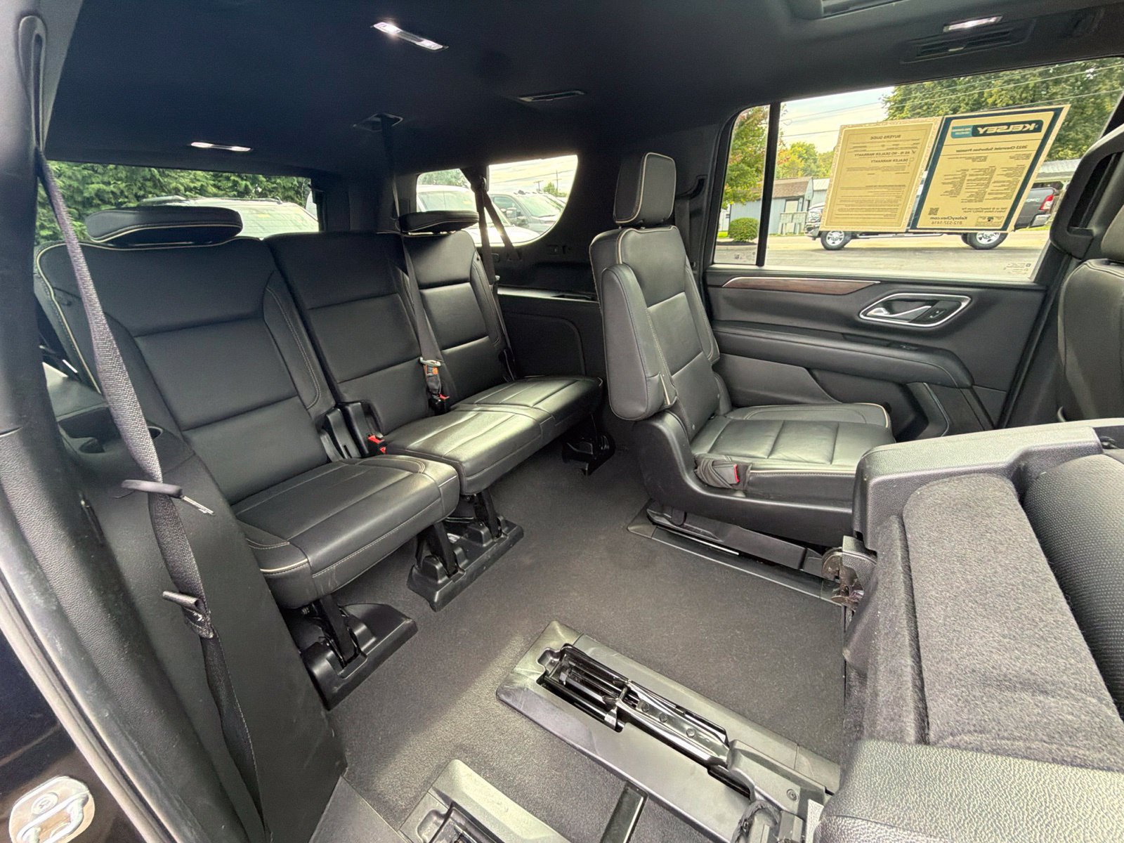Used 2023 Chevrolet Suburban Premier w/ Premium Package AWD/4WD image 33