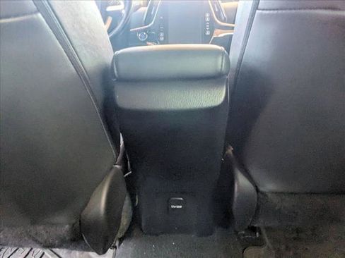 Used 2019 Toyota Prius Prime Advanced FWD image 12