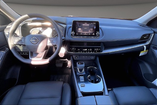 New 2027 Nissan Rogue Dark Armor FWD image 5
