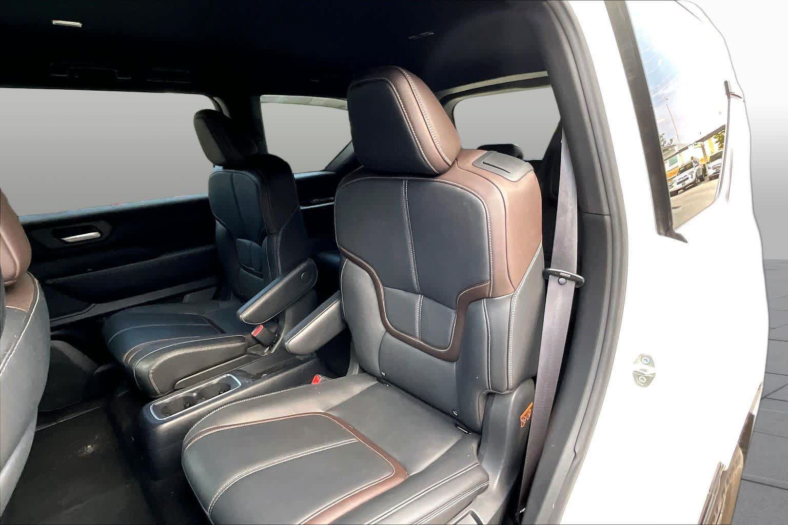 Used 2026 Nissan Armada SL w/ Captain's Chari Seat Package AWD/4WD image 19