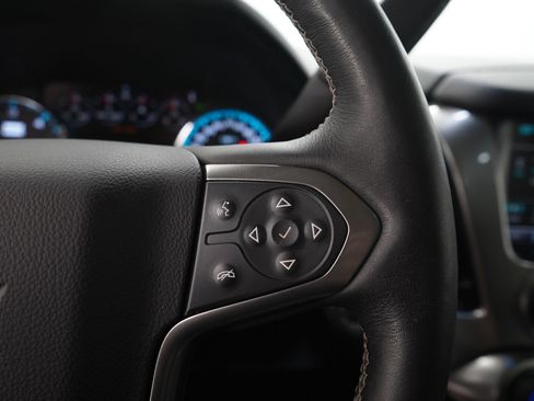 Used 2018 Chevrolet Suburban Premier w/ RST Edition AWD/4WD image 32