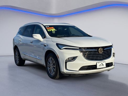 Used 2023 Buick Enclave Essence image 9