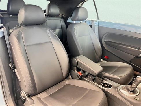 Used 2014 Volkswagen Beetle 1.8T image 15