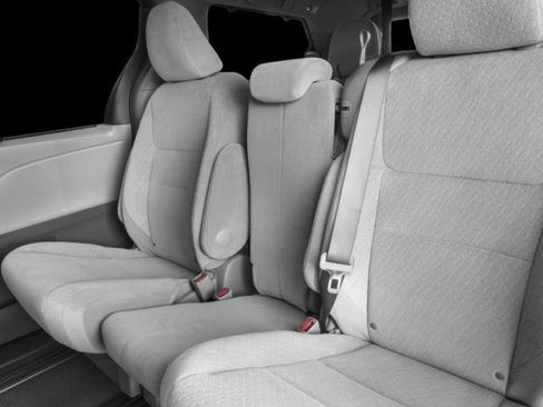 Certified 2017 Toyota Sienna LE image 11