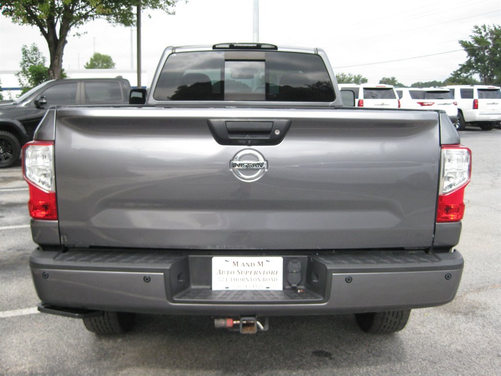 Used 2017 Nissan Titan SV AWD/4WD image 6