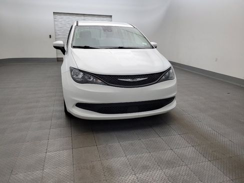 Used 2023 Chrysler Voyager LX FWD image 14
