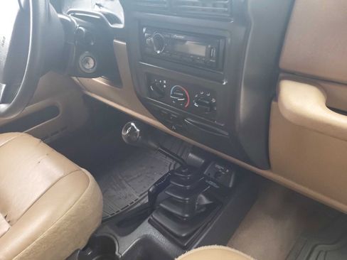 Used 2001 Jeep Wrangler SE AWD/4WD image 17