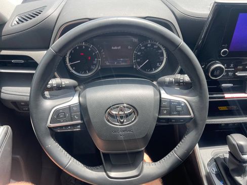 Used 2026 Toyota Highlander XLE AWD/4WD image 15