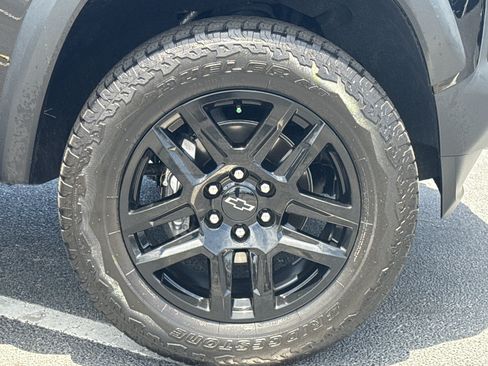 Used 2024 Chevrolet Colorado Trail Boss w/ Technology Package AWD/4WD image 13
