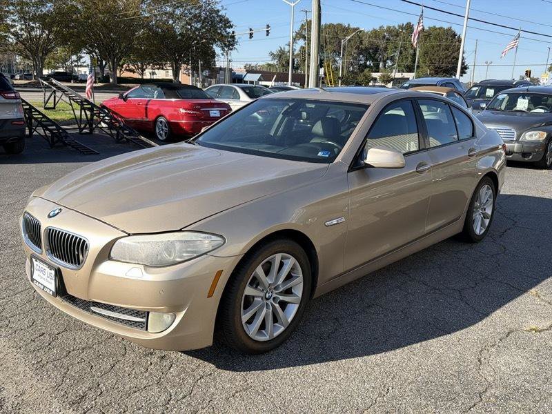Used 2011 BMW 528i Sedan RWD image 4
