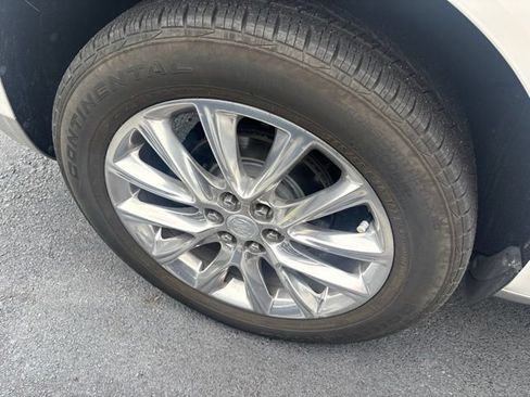 Used 2018 Buick Enclave Premium w/ Trailering Package FWD image 5