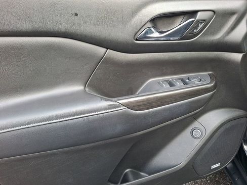 Used 2017 GMC Acadia SLT image 9