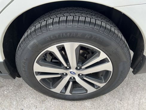 Used 2019 Subaru Outback 3.6R Limited image 9