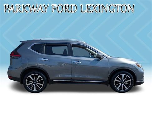 Used 2019 Nissan Rogue SL w/ Premium Package image 4