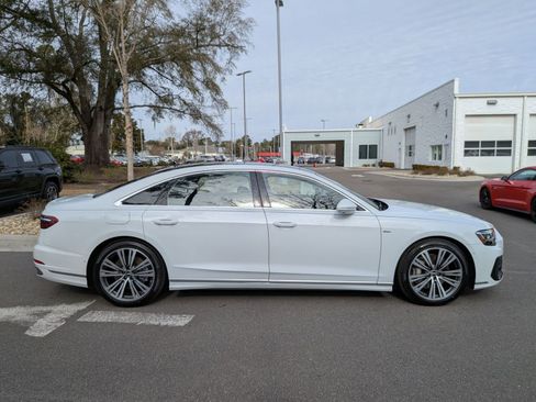 Used 2023 Audi A8 L 3.0T image 2