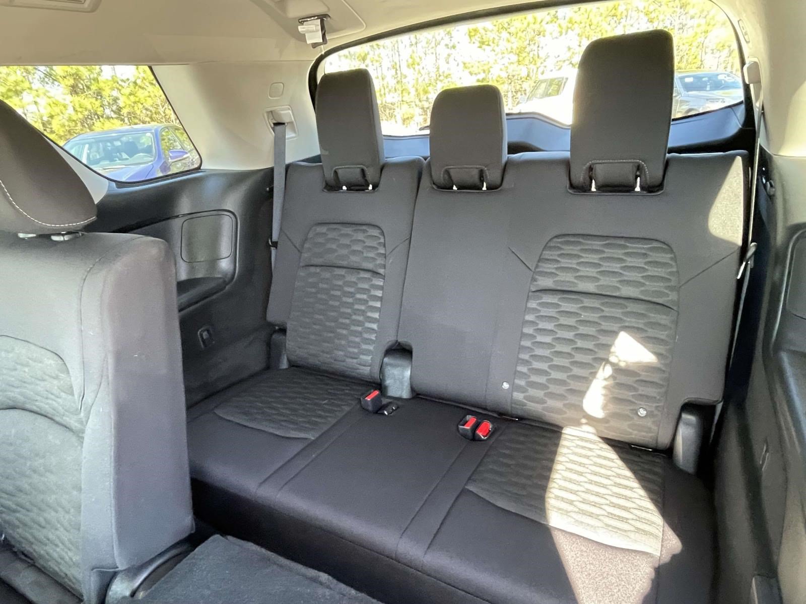 Used 2024 Nissan Pathfinder S AWD/4WD image 11