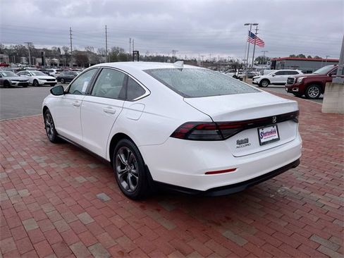 Certified 2023 Honda Accord EX image 34