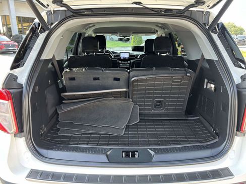 Used 2022 Ford Explorer Limited w/ Equipment Group 301A RWD image 14