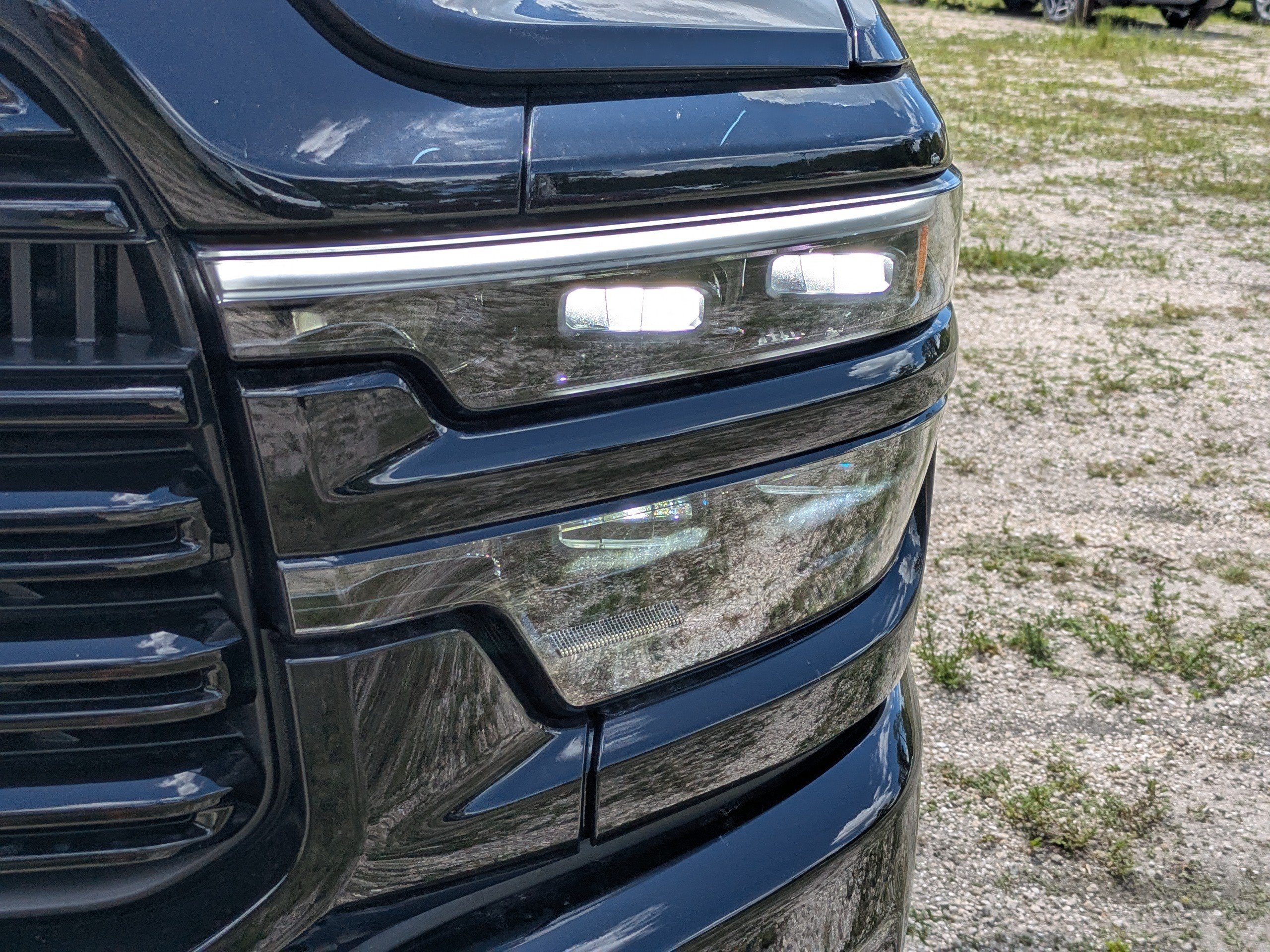 New 2026 RAM 3500 Laramie AWD/4WD image 9