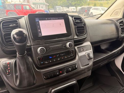 Used 2025 RAM ProMaster 2500 w/ Convenience Group FWD image 21