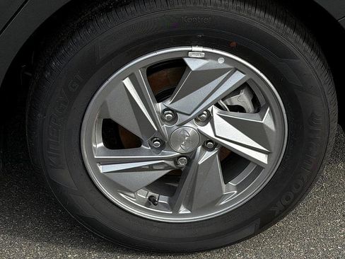 New 2026 Hyundai Elantra SE w/ Cargo Package image 5