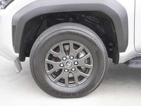 Certified 2025 Toyota 4Runner SR5 AWD/4WD image 20