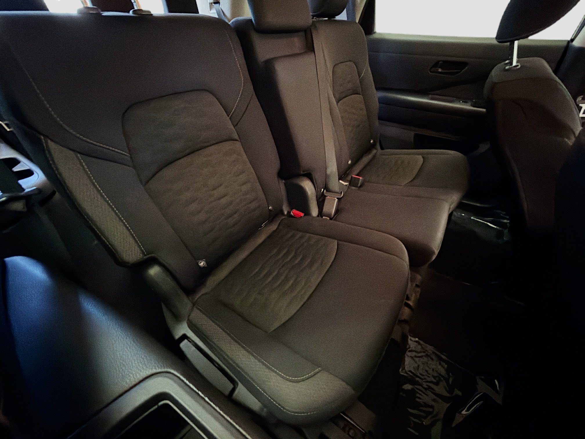 Used 2025 Nissan Pathfinder S FWD image 14
