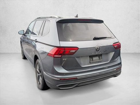 Used 2022 Volkswagen Tiguan SE FWD image 5
