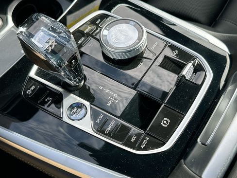 New 2026 BMW ALPINA XB7 AWD/4WD image 14