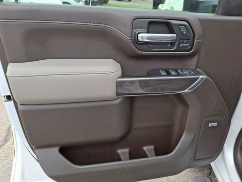 Used 2020 Chevrolet Silverado 2500 LTZ w/ LTZ Premium Package image 9