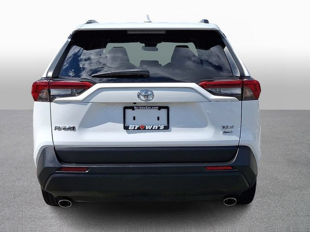 Used 2022 Toyota RAV4 XLE AWD/4WD image 5