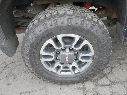 Certified 2024 GMC Sierra 3500 SLE image 9