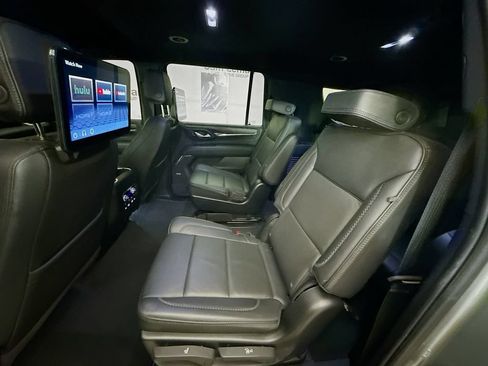 Used 2023 GMC Yukon XL Denali AWD/4WD image 25