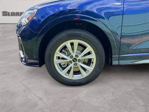 New 2025 Audi Q3 2.0T Premium image 14