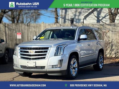 Used 2020 Cadillac Escalade Luxury image 1