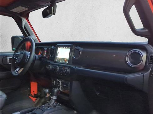 Used 2018 Jeep Wrangler Unlimited Sahara image 23