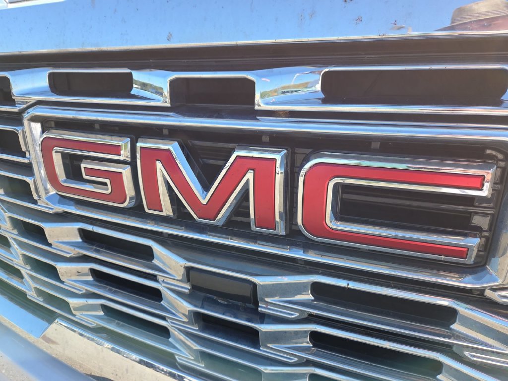 Used 2024 GMC Sierra 2500 Denali w/ Technology Package AWD/4WD image 18