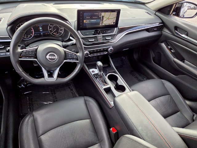 Used 2024 Nissan Altima 2.5 SR w/ SR Premium Package FWD image 8