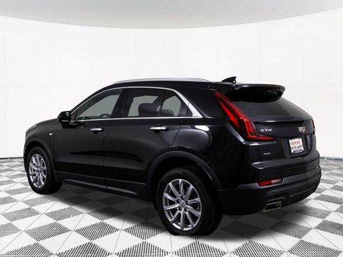 Used 2023 Cadillac XT4 Luxury w/ Cold Weather Package image 13