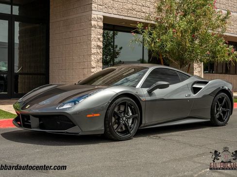 Used 2017 Ferrari 488 GTB RWD image 3