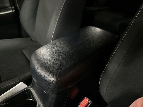 Used 2016 Toyota RAV4 XLE w/ Convenience Package image 27